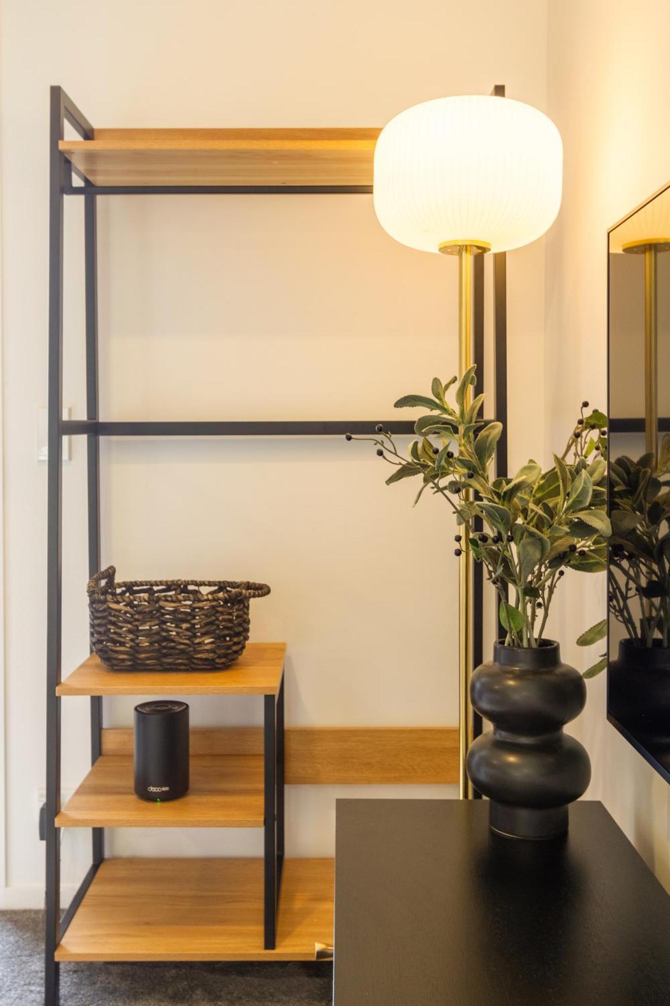 Prime Locale: Studio With Balcony Κράισττσερτς Εξωτερικό φωτογραφία