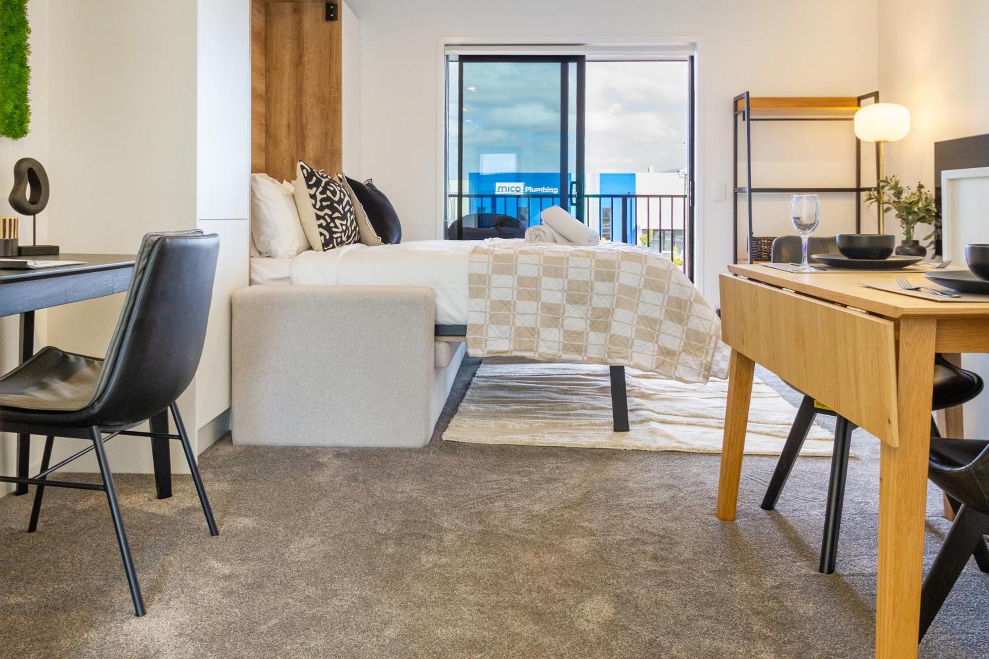 Prime Locale: Studio With Balcony Κράισττσερτς Εξωτερικό φωτογραφία