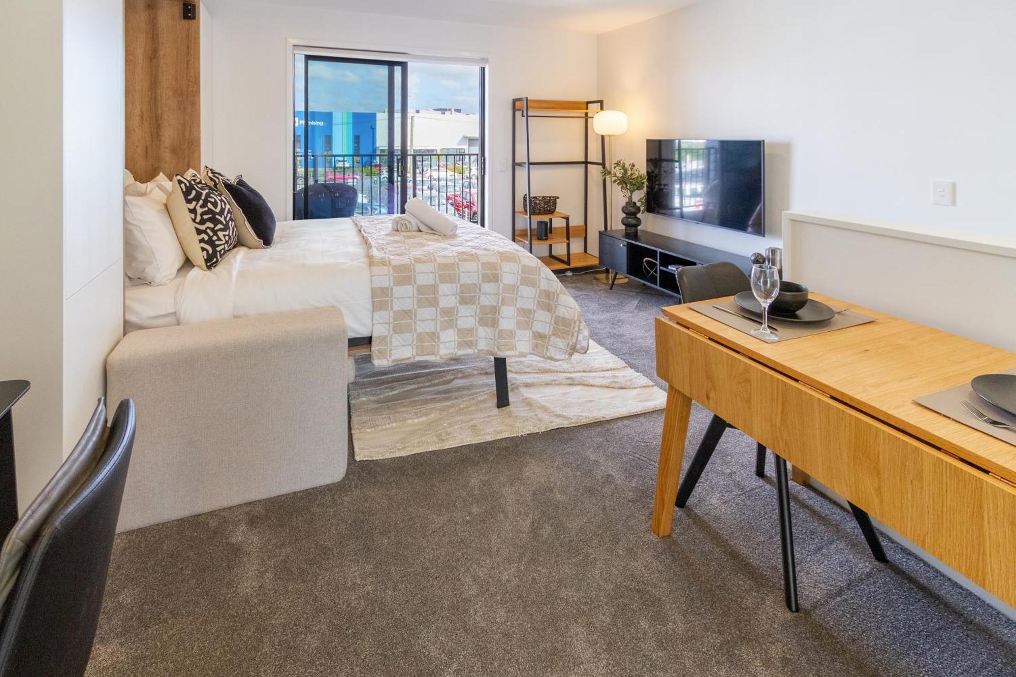 Prime Locale: Studio With Balcony Κράισττσερτς Εξωτερικό φωτογραφία